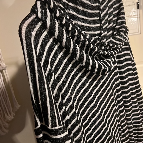 Sweater - Picture 3 of 3